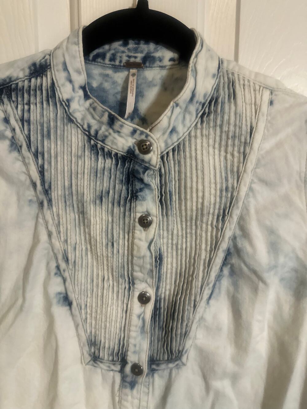 Free People Acid Wash Cotton Pintuck Button Front Blouse Blue White Medium